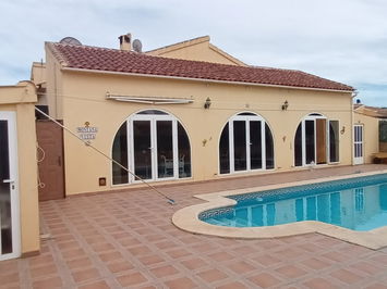 Villa in La Perla, Arboleas
