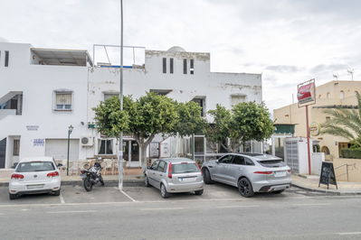 Commercial property in Vera