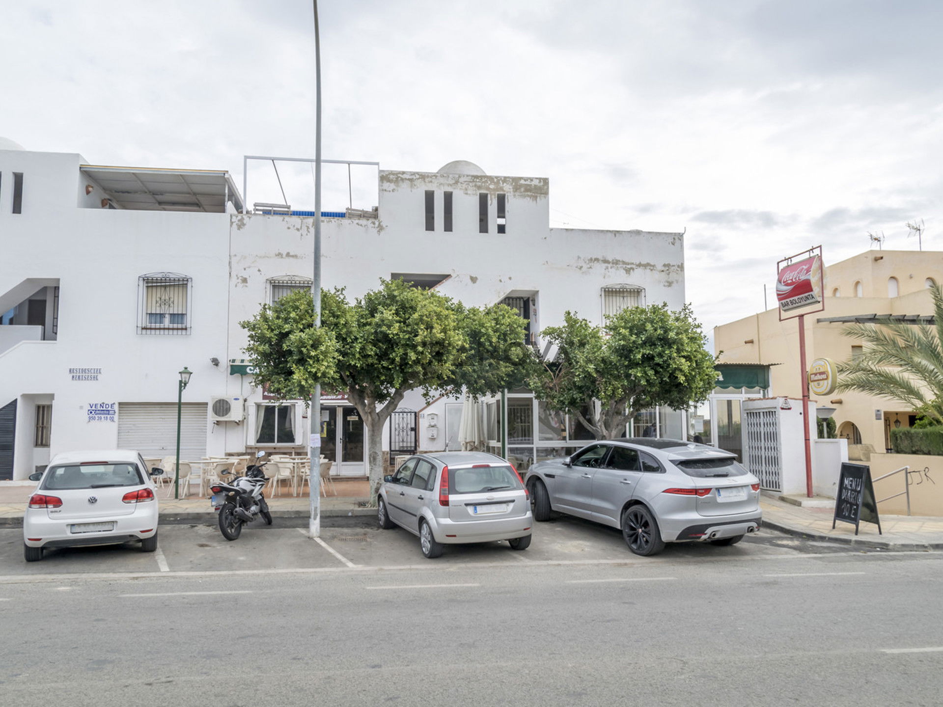 Commercial property in Vera