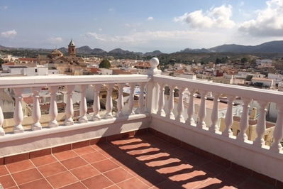 Town house in Turre