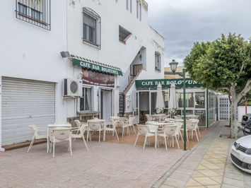 Commercial property in Vera
