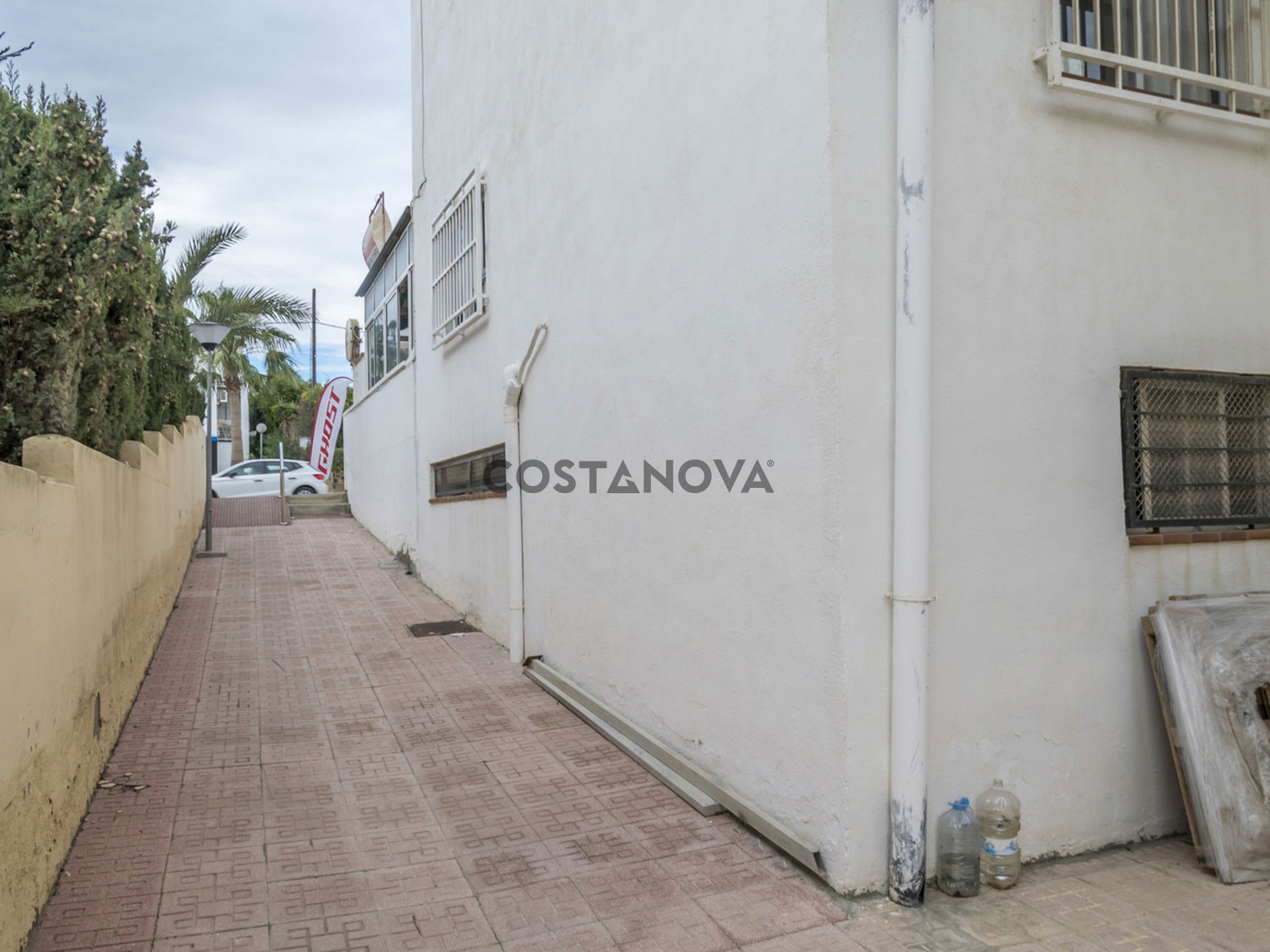 Commercial property in Vera
