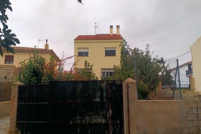 Town house in Baza