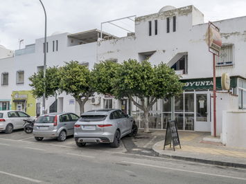 Commercial property in Vera