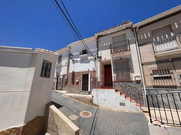 House in Lubrín