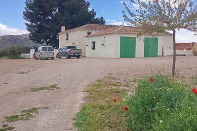 Country house in Chirivel